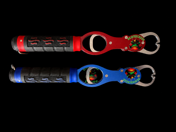 Fish grippers /360 degree handle to minimize fish damage